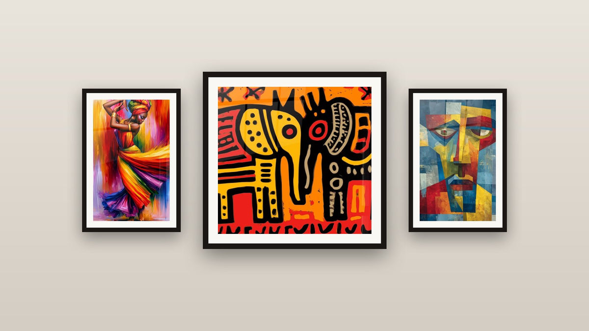Parete galleria con tre quadri incorniciati, tra cui Viso cubista Tradizione Yoruba vivente e Elefante Spirito Animale