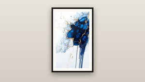 Ingelijst schilderij aan een muur