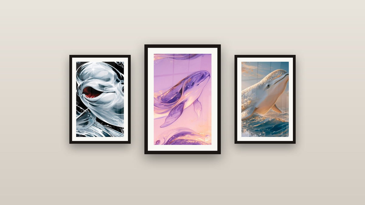 Galerijwand met drie ingelijste schilderijen