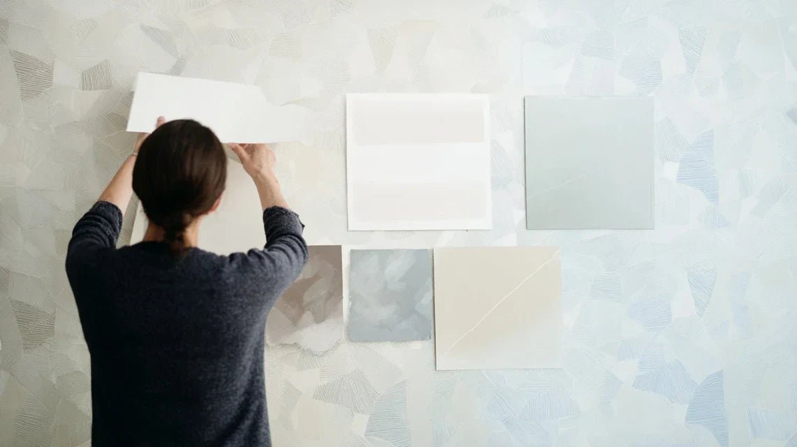 Tableau et papier peint à motif : comment ne pas surcharger ?