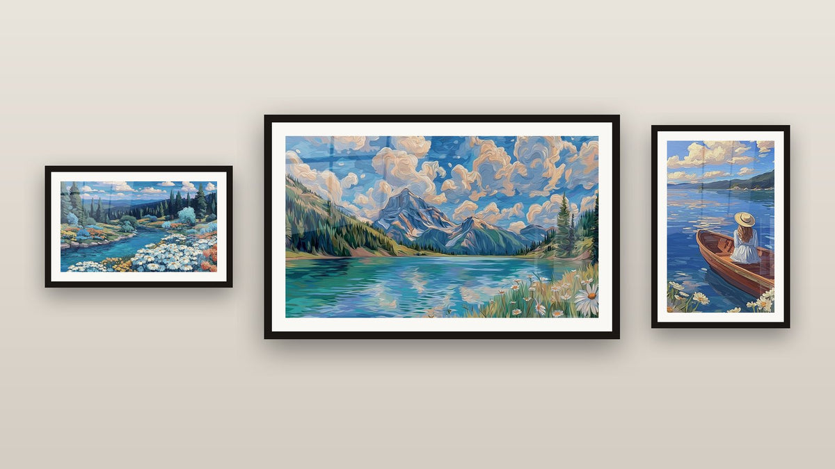 Mur de galerie avec trois tableaux encadrés : Paysage Quiétude Alpine, Paysage Berges parfumées et Femme Barque Flottante