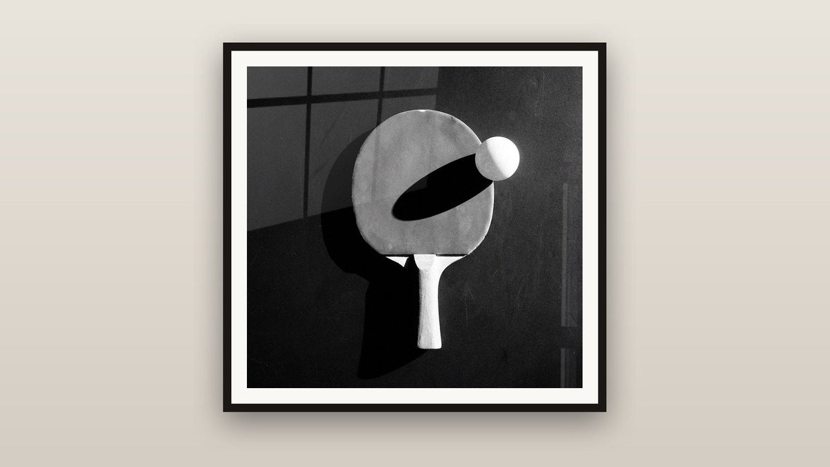 Tableau encadré sur un mur : Ping Pong Noir et Blanc
