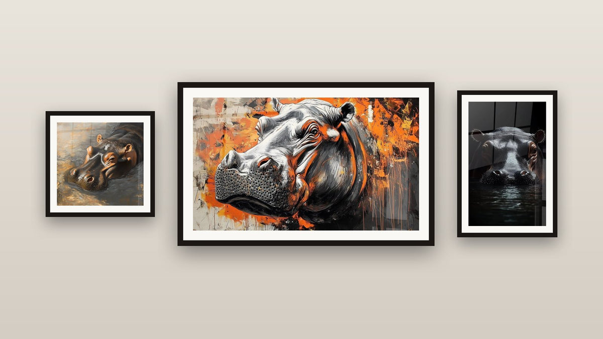 Mur de galerie avec trois tableaux encadrés : Hippopotame N°2, Hippopotame rêveur des profondeurs et Hippopotame N°1