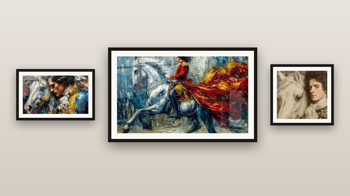 Galeriewand mit drei gerahmten Gemälden, darunter Napoleon Galop der Herrlichkeit und Ludwig XIV Equestrian Communion