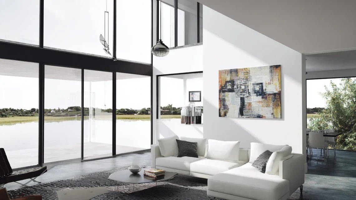 Tableau mural dans une pièce avec baie vitrée : que faut-il savoir ?