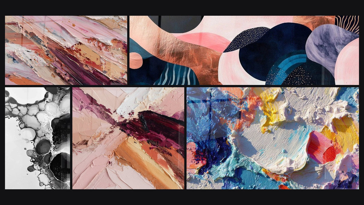 Mosaico di cinque quadri, tra cui Astratto con sfumature rosa e terra, Simbiosi Ondulatoria Corallo e Bolle astratte di