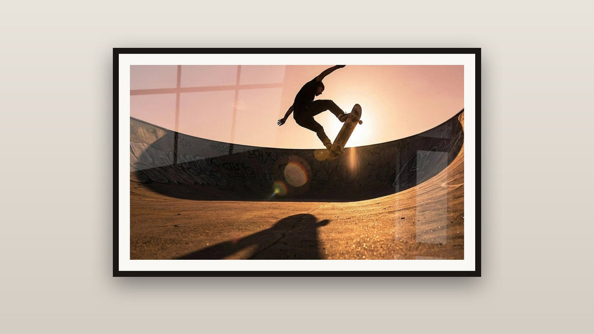 Obraz w ramie na ścianie: Skateboard Bowl Zachód Słońca