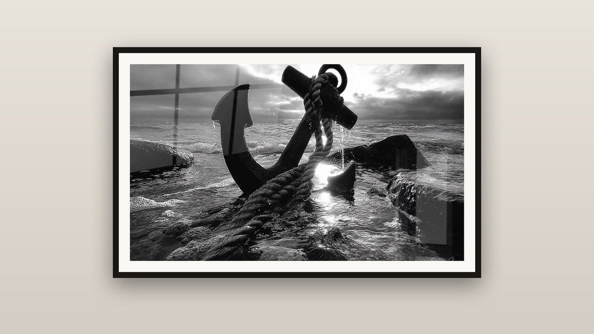 Tableau encadré sur un mur : Ancre marine