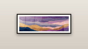 Ingelijst schilderij aan een muur: Abstract Berglandschap Violet Oranje