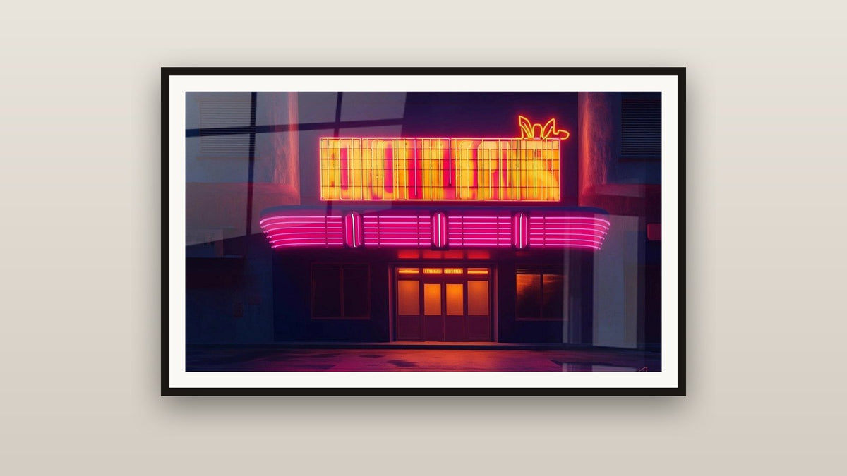 Tableau encadré sur un mur : Cinéma Rétro