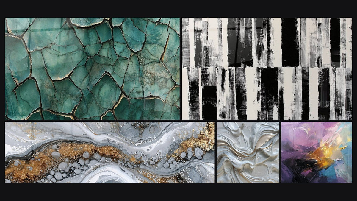 Mosaïque de cinq tableaux, dont Terre Fracturée, Abstrait Fluide Gris et Or et Abstrait tourbillons blanc nacré et doré