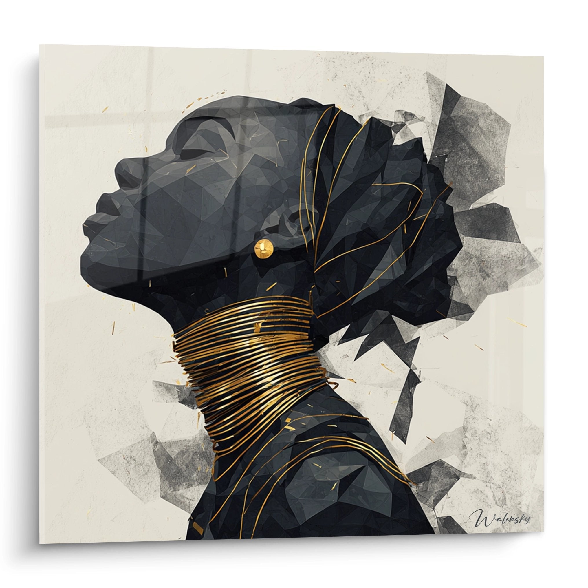 Ritratto geometrico donna africana con dettagli dorati su sfondo beige texture arte contemporanea africana