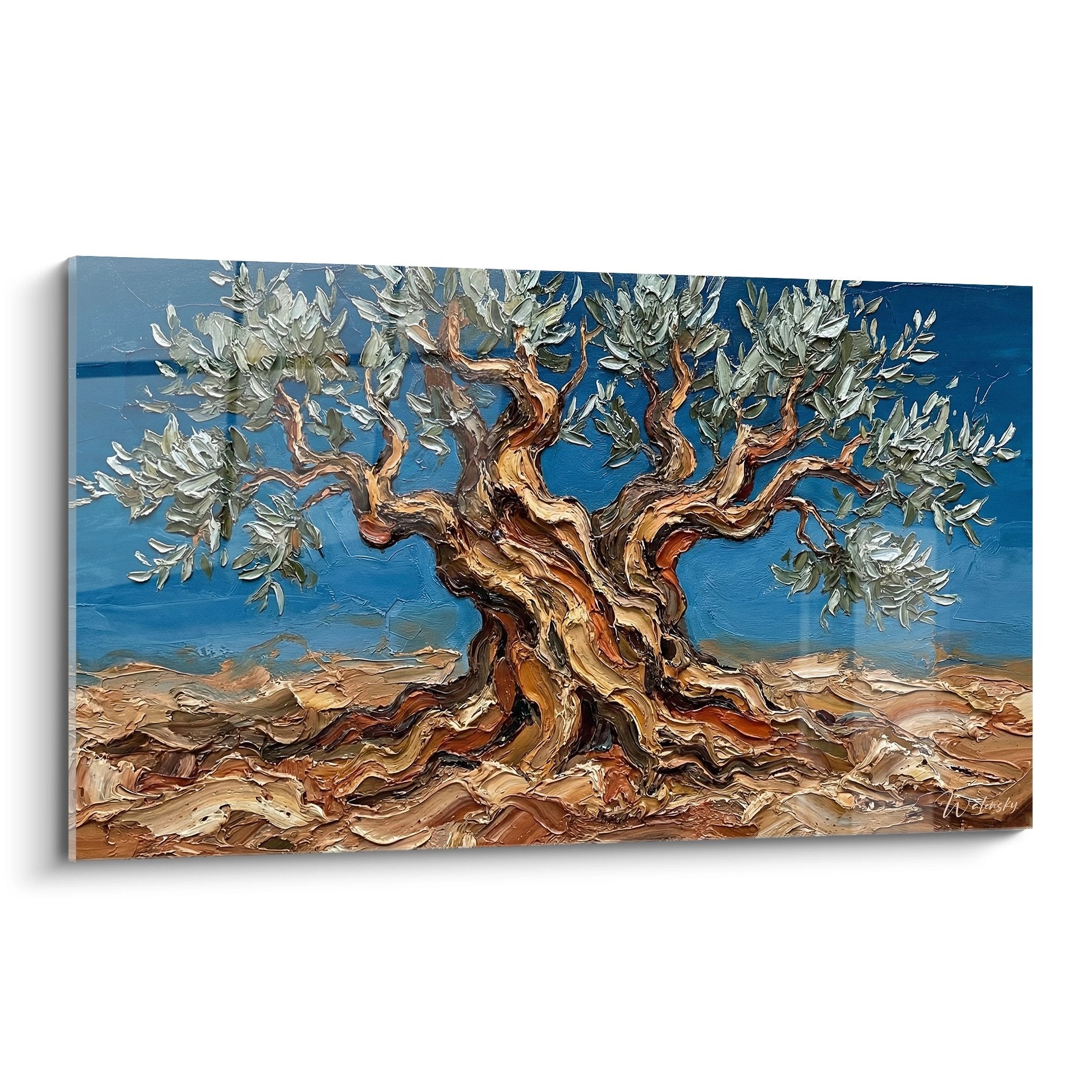 Tableau olivier centenaire aux branches tortueuses sur terre ocre avec ciel bleu méditerranéen