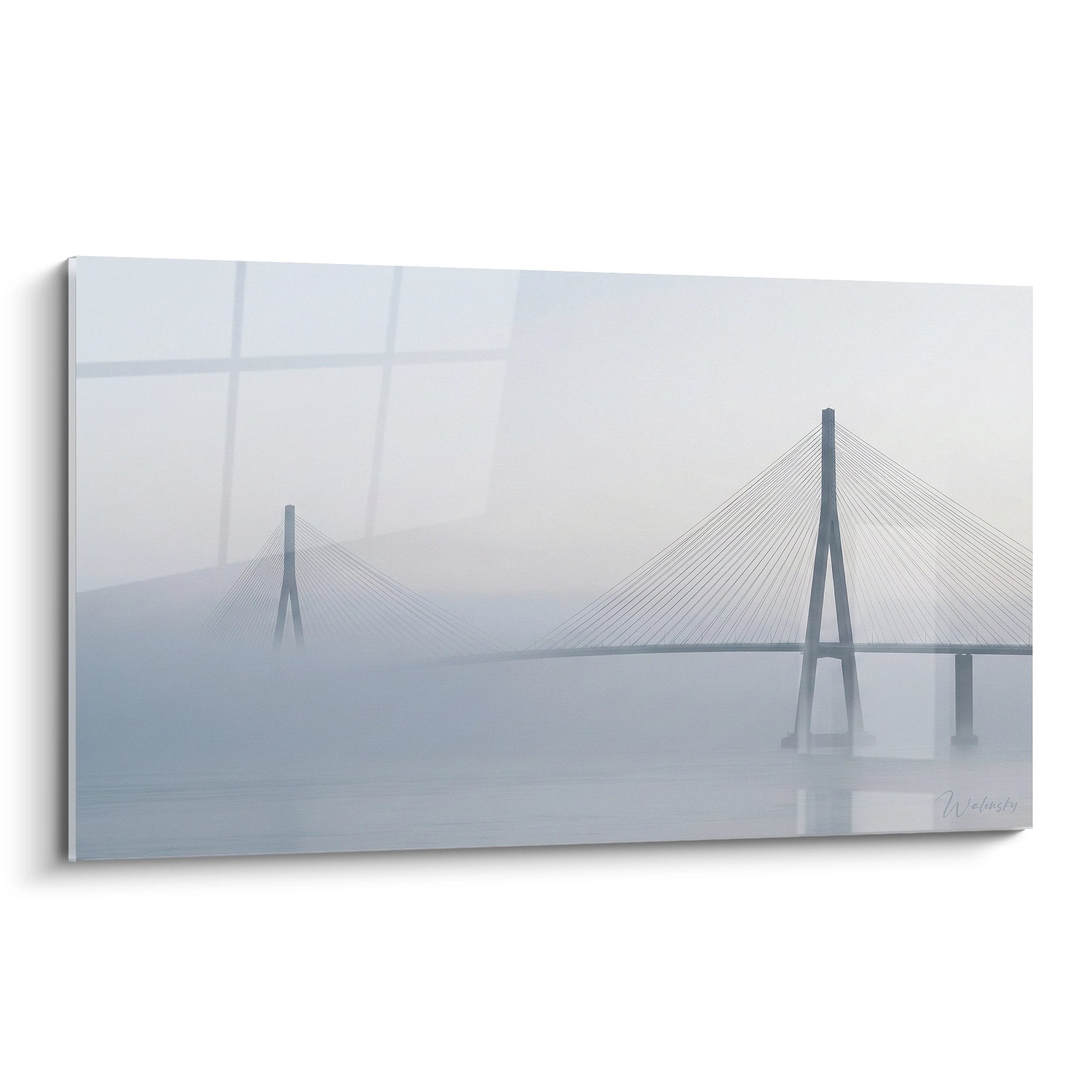 Tableau du Pont de Normandie enveloppe de brume matinale, ambiance grise et poetique, art mural normand moderne