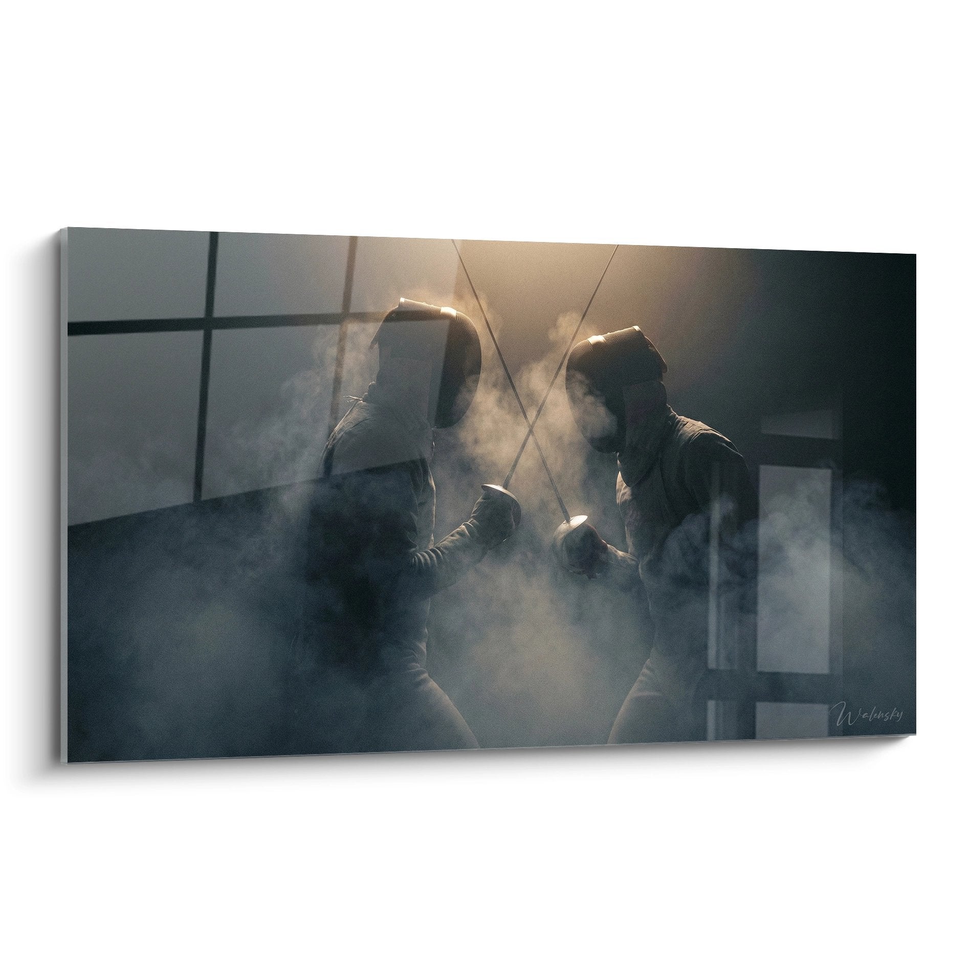 Tableau artistique représentant un duel d'escrime entre deux combattants dans une atmosphère brumeuse et dorée