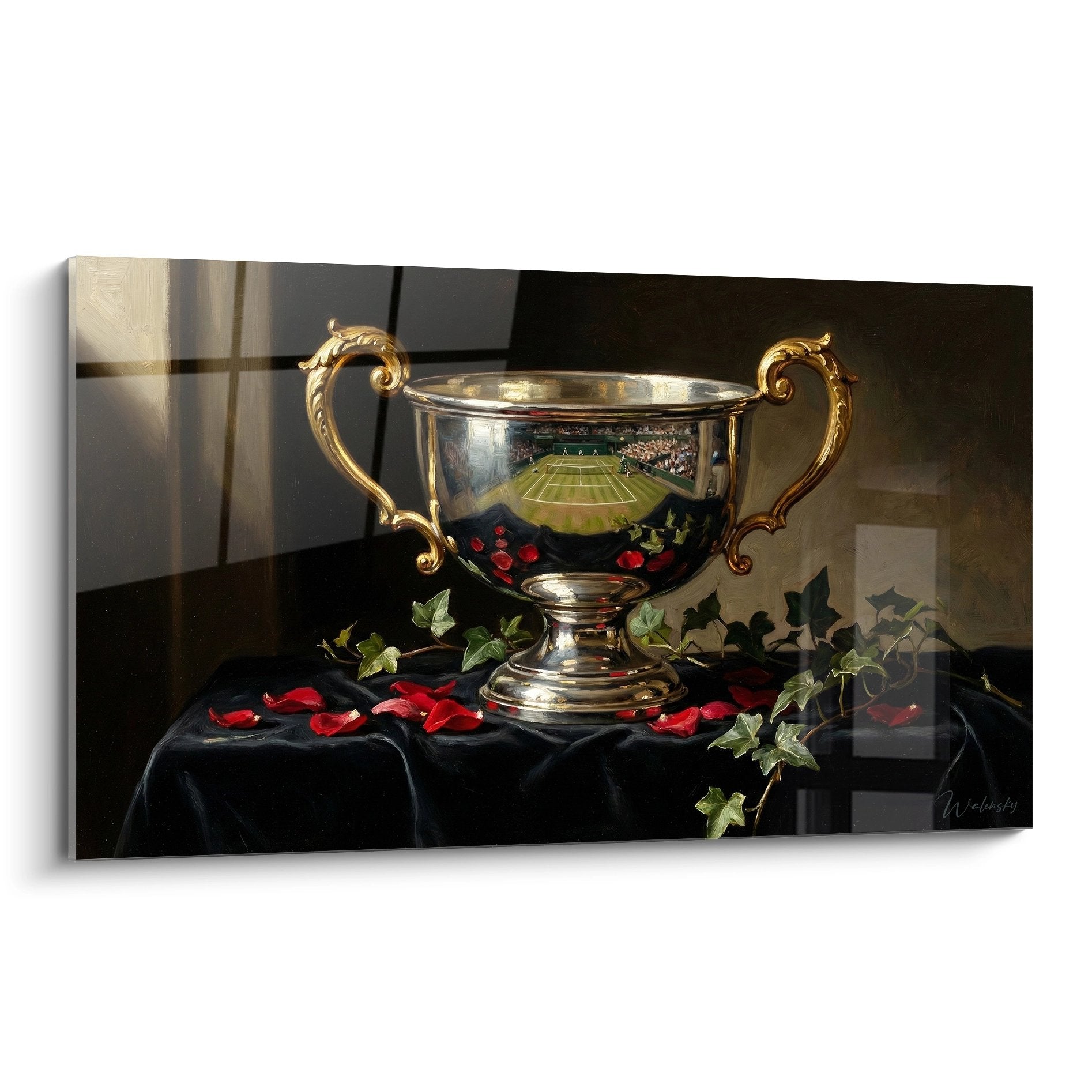 Tableau trophée tennis argenté avec reflet court vert, pétales roses rouges sur velours noir