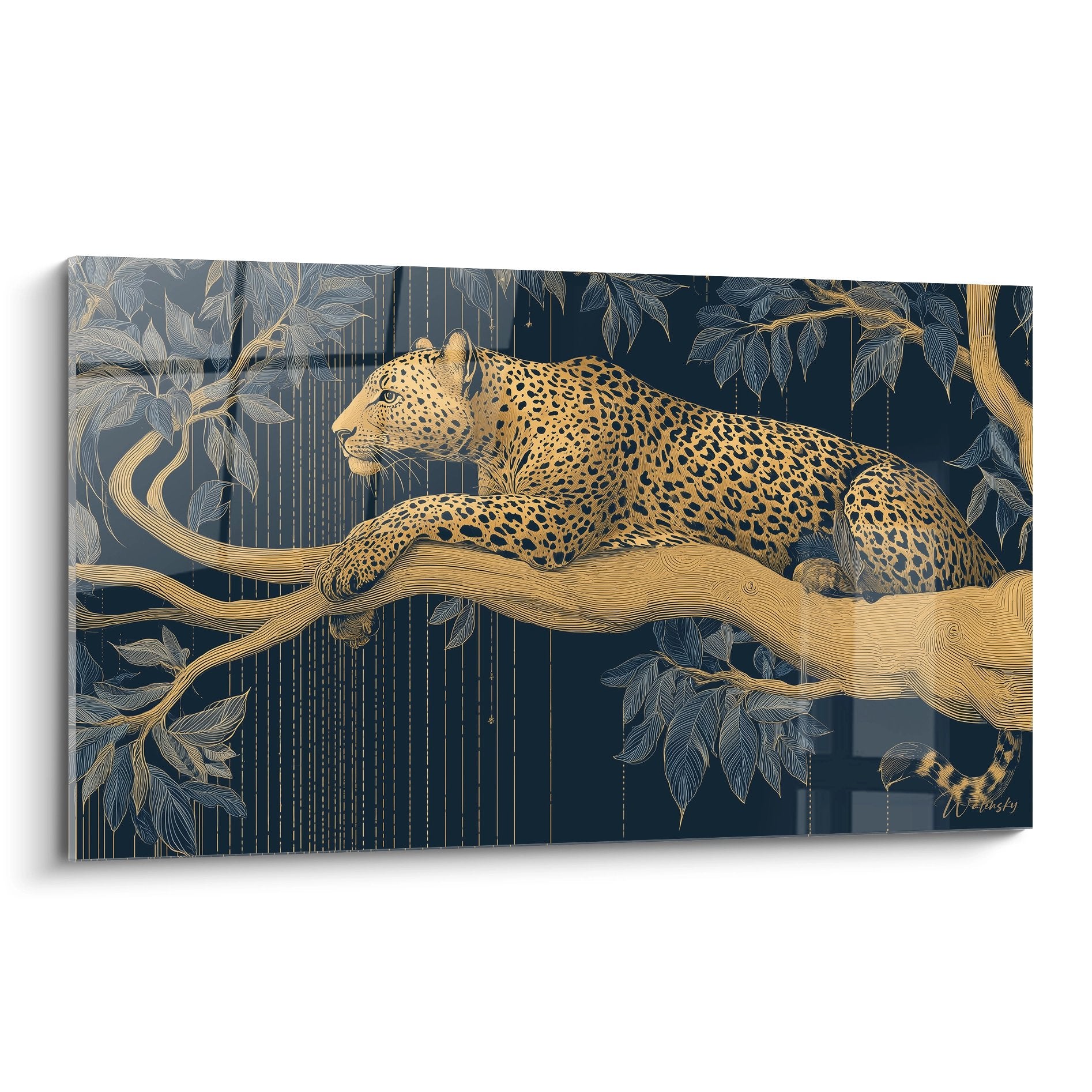 Tableau art déco représentant un léopard doré allongé sur une branche avec feuillage tropical sur fond bleu marine