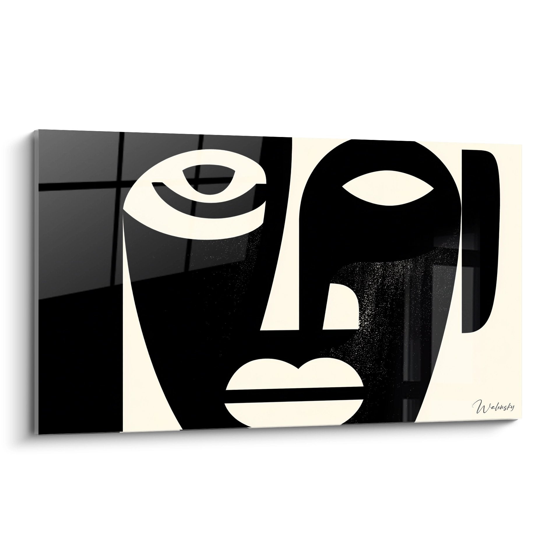 Tableau moderne représentant deux masques africains stylisés en noir et blanc sur toile