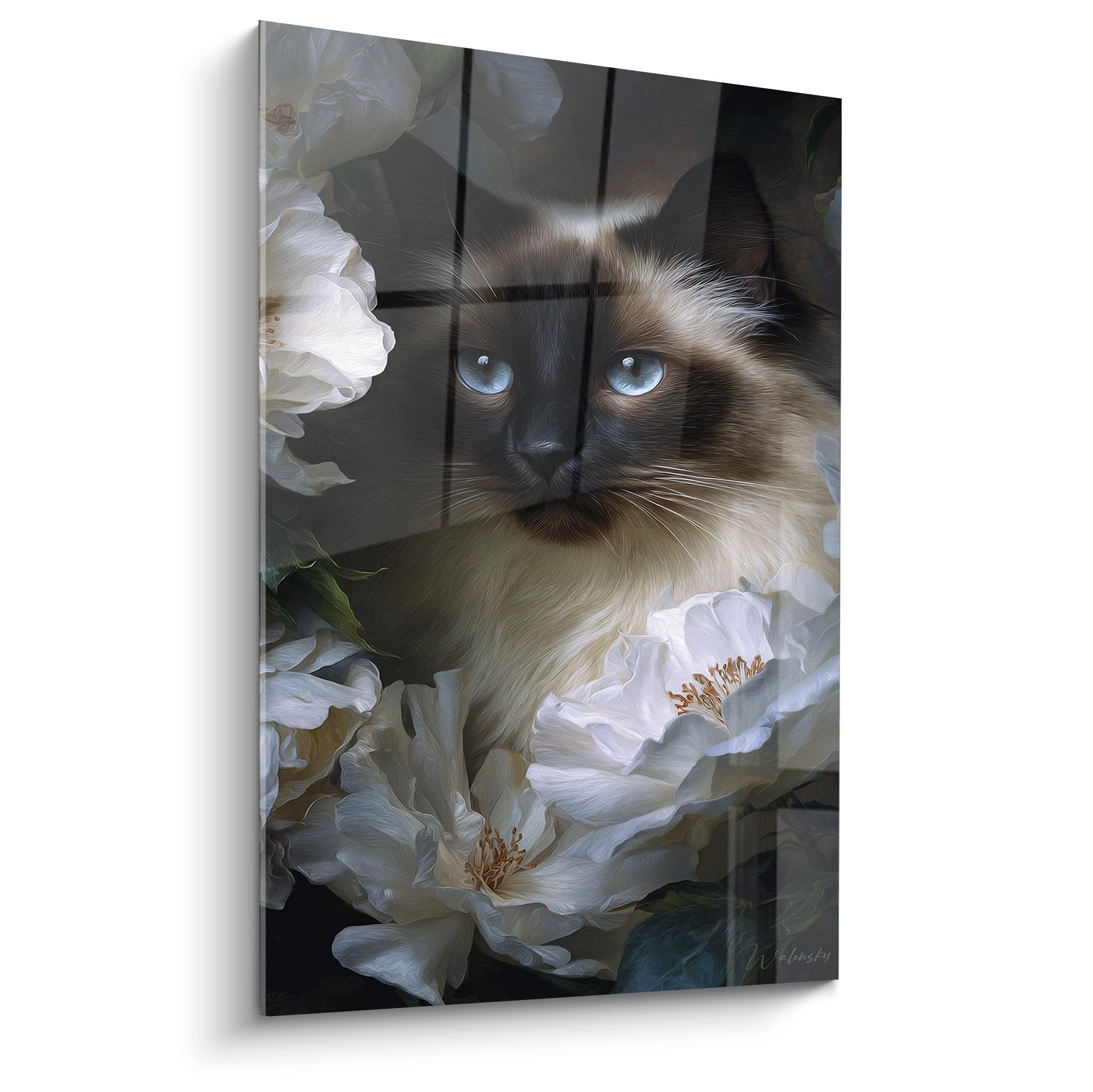 Quadro artistico gatto birmano con occhi blu posato tra peonie bianche sbocciate su tela premium