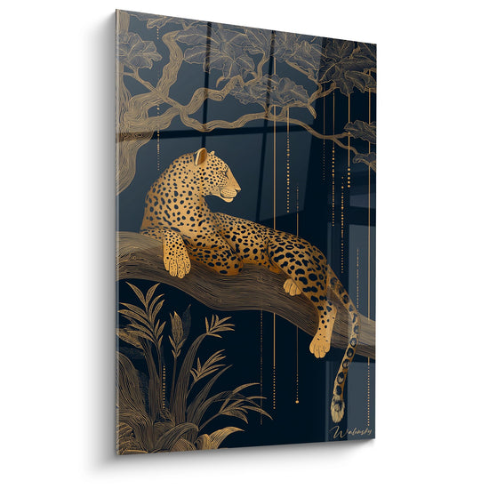 Tableau art déco léopard doré allongé sur branche avec fond bleu nuit et motifs végétaux stylisés dorés