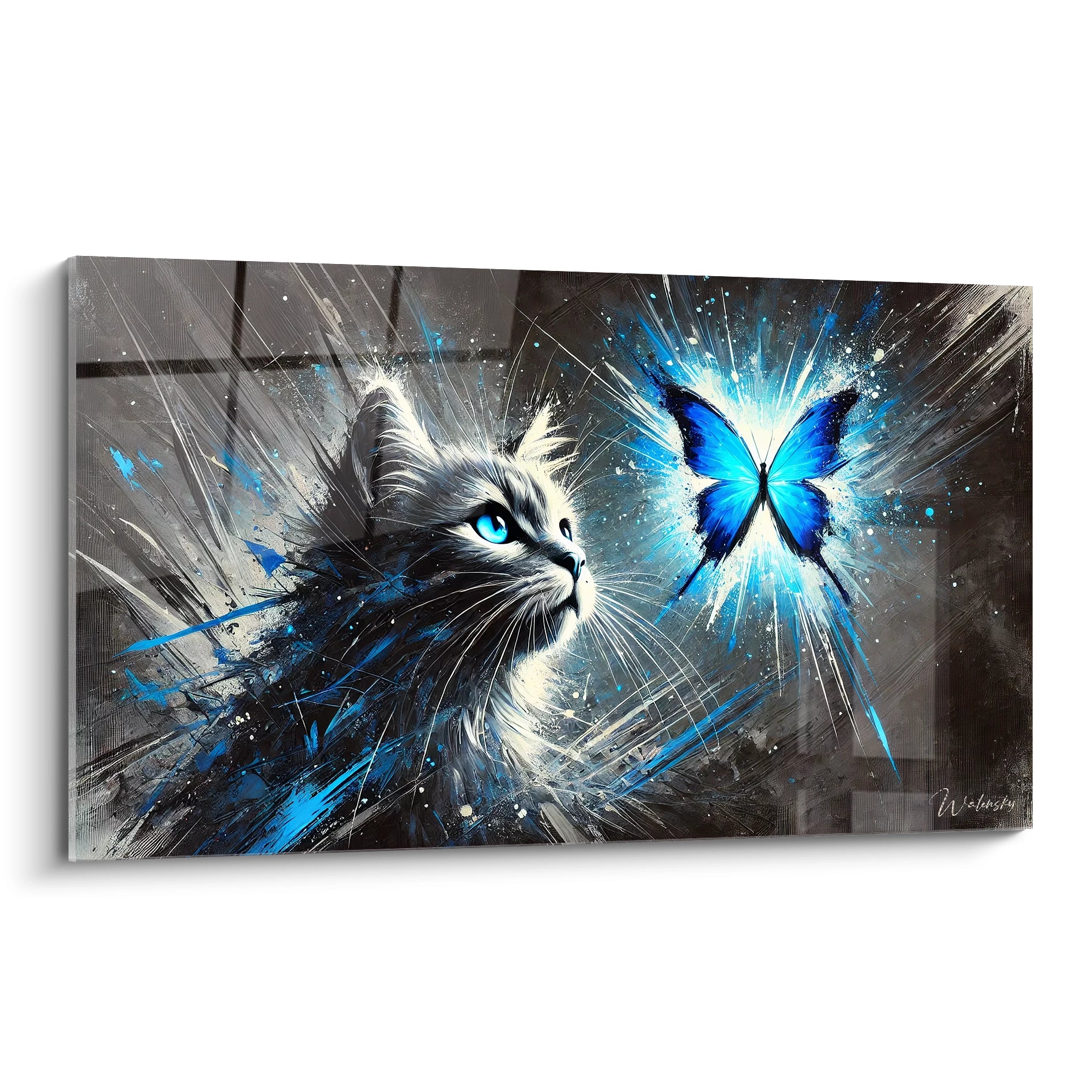  Ce tableau chat saisissant présente un chat gris observant un papillon bleu éclatant. Le contraste entre le pelage sombre et les couleurs vives du papillon attire l'œil, ajoutant mystère et énergie.