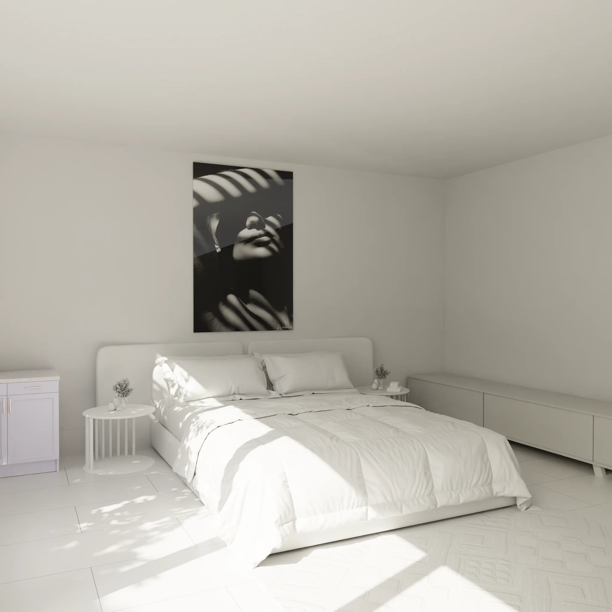 Ambiance chambre avec tableau femme noir et blanc aux ombres de fenêtre - Décoration murale moderne