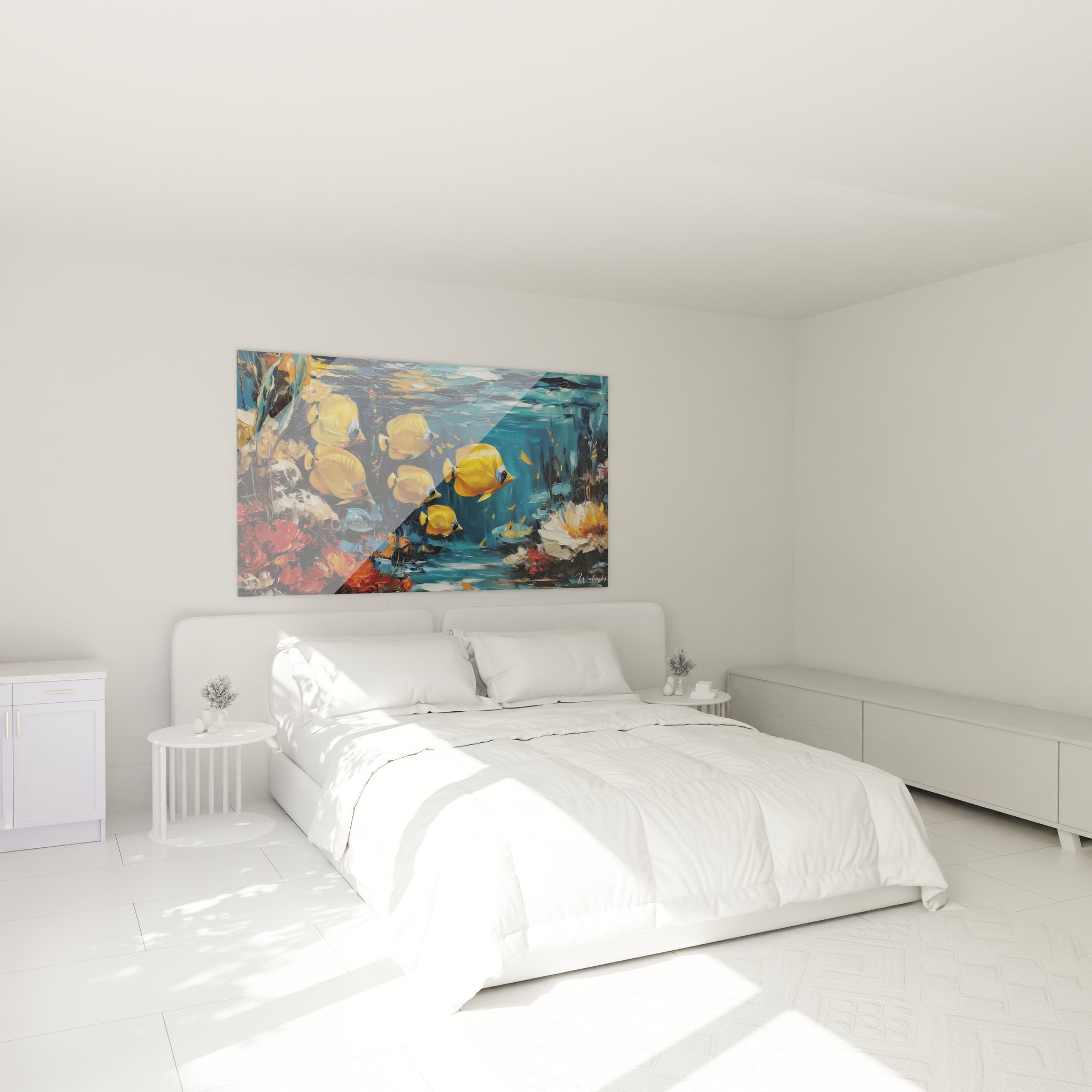 Ambiance chambre avec tableau poissons tropicaux jaunes - décoration marine murale élégante