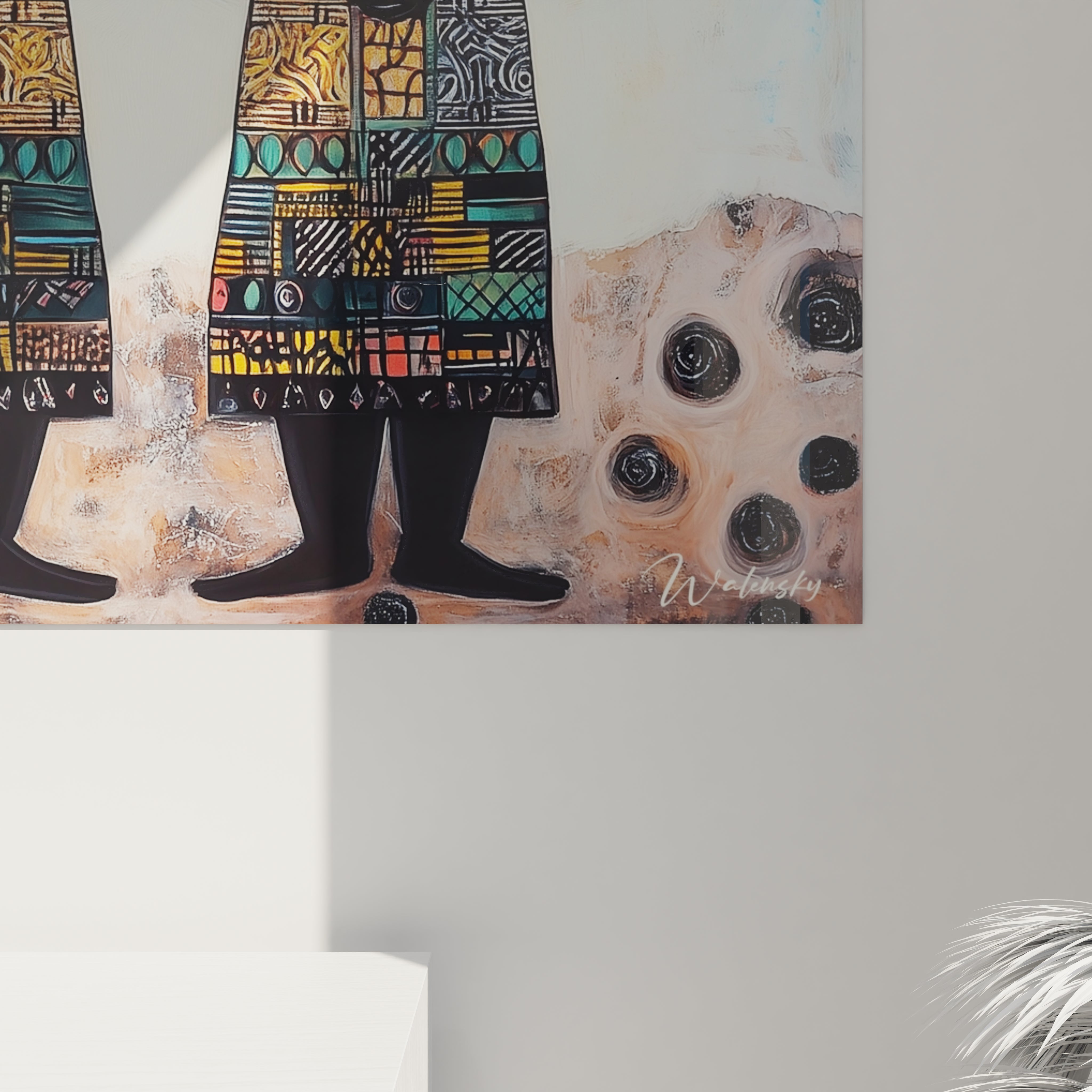 Tableau africain mural coloré signé Walensky représentant des figures en tenue traditionnelle sur fond clair
