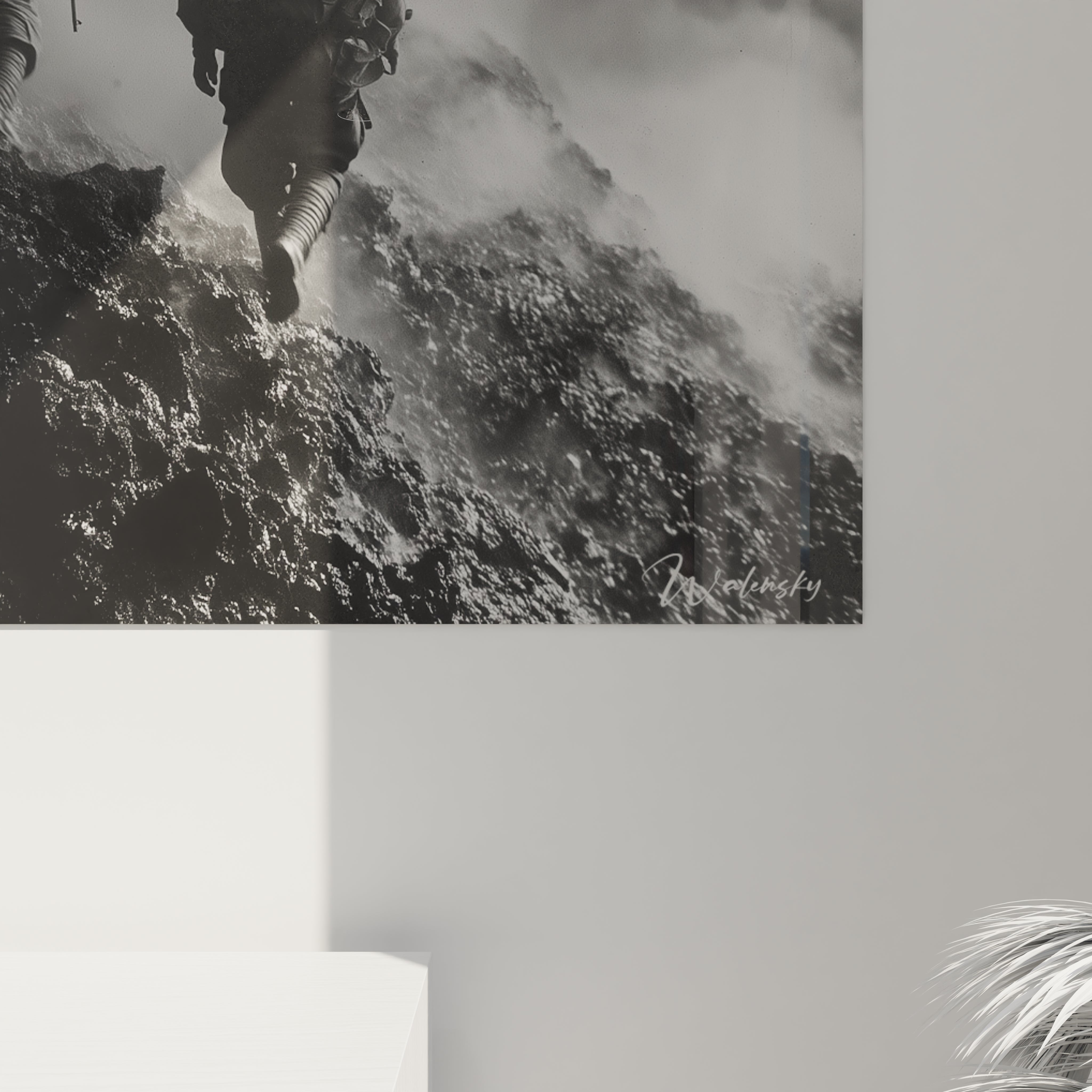 Tableau mural Walensky représentant un tableau soldat seconde guerre mondiale en noir et blanc soldat marchant sur rochers fumants