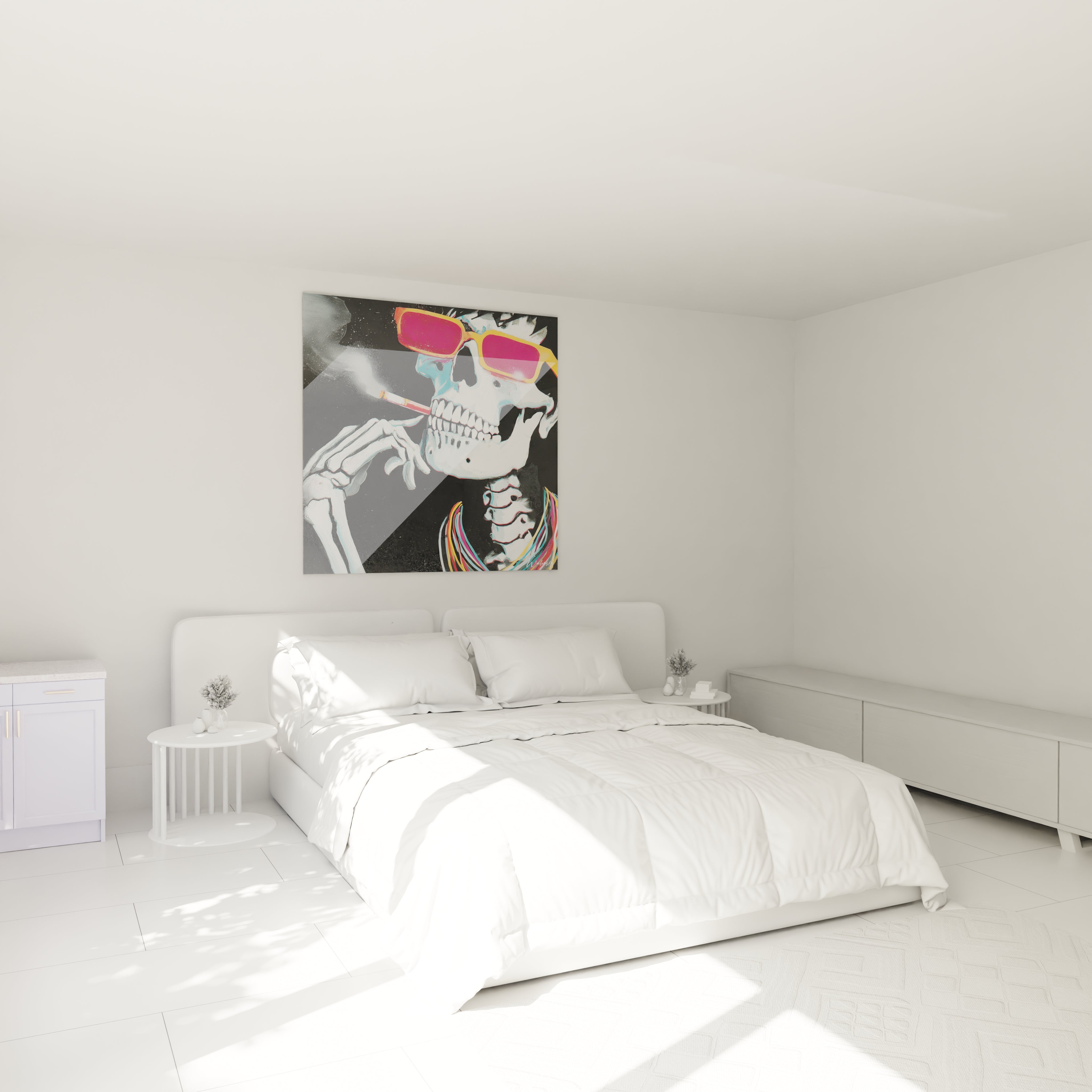 tableau crâne vanité moderne Walensky au dessus d un lit blanc minimaliste dans une chambre lumineuse
