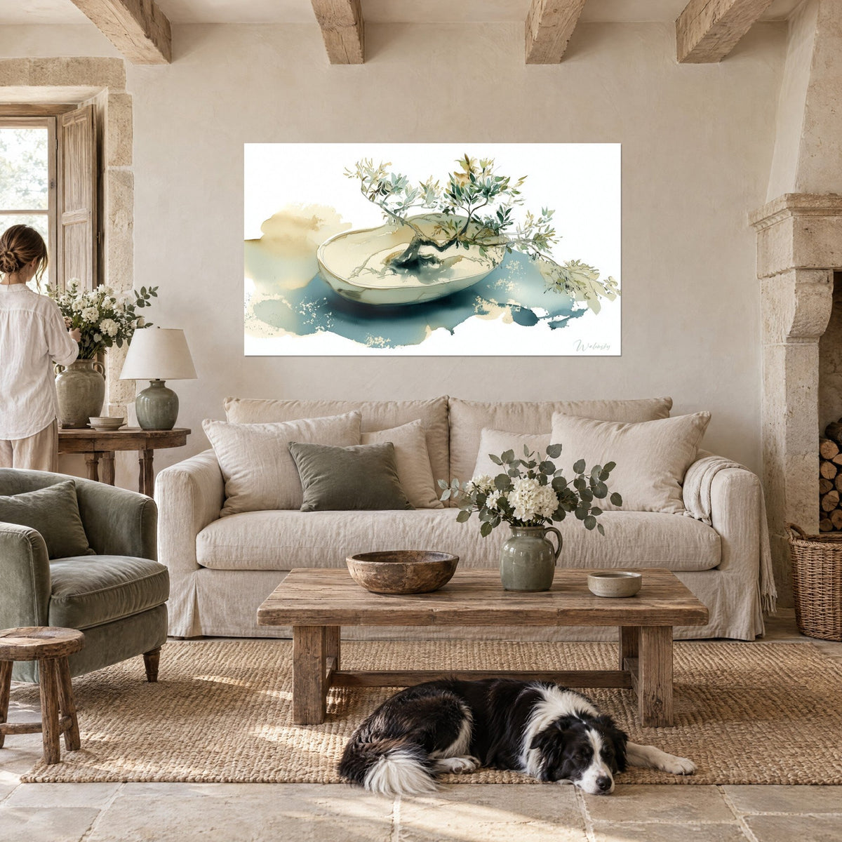 Gemälde Aquarell-Bonsai, über seiner beigen Schale geneigt, salbeigrüne Blätter, petrolblaue Lavierung, über einem Sofa in einem hellen Wohnzimmer