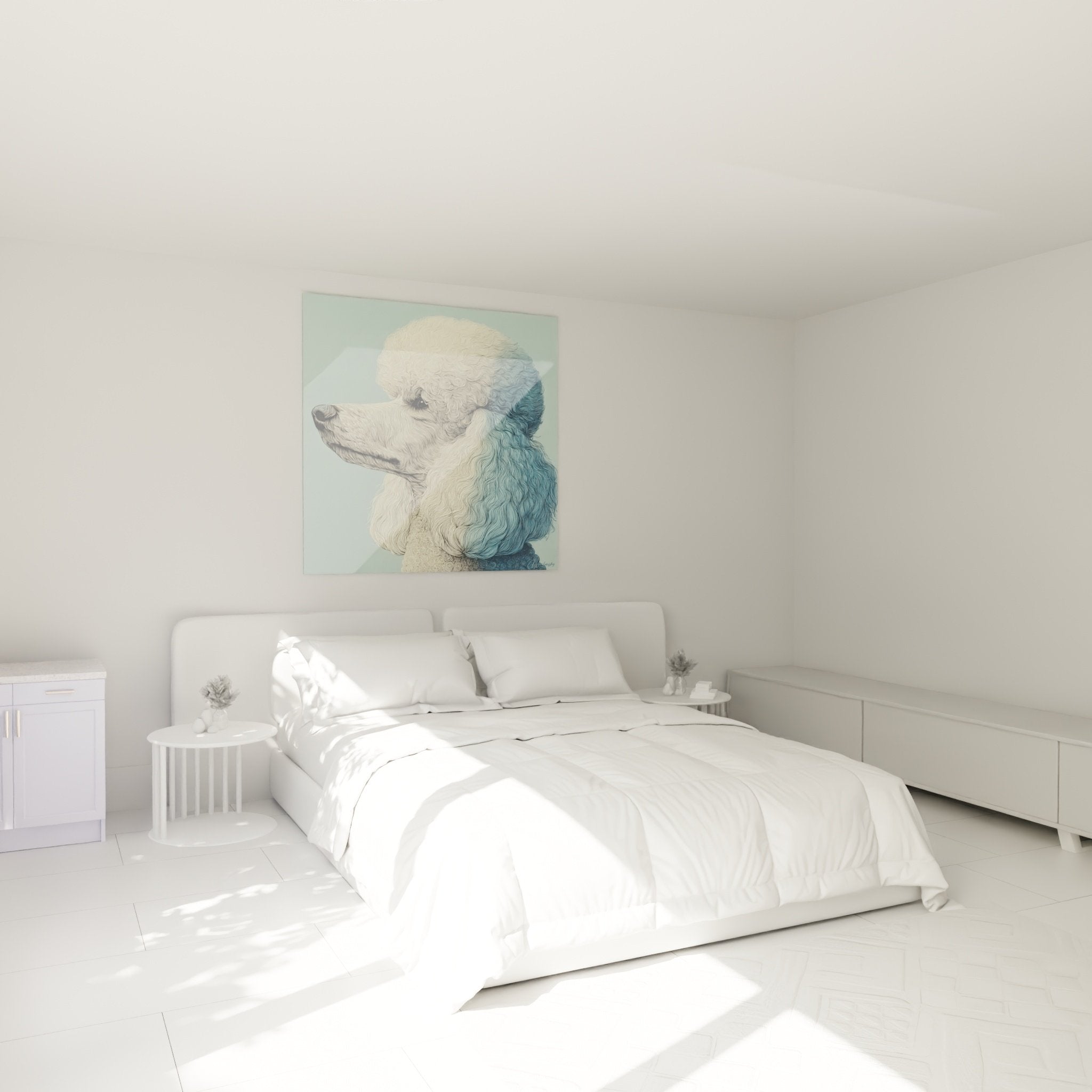 Pudel-Profil-Gemälde in Blau-Creme über einem Bett in modernem Schlafzimmer aufgehängt