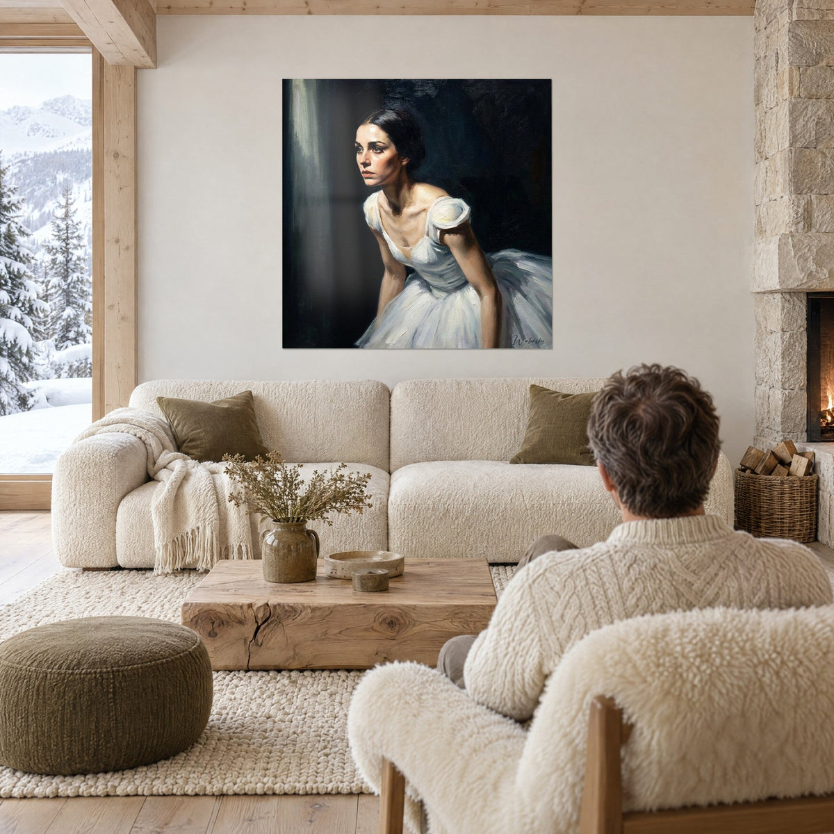 Quadro ballerina in tutù bianco, sguardo teso, sfondo blu notte, una persona di spalle sopra un divano in un soggiorno luminoso