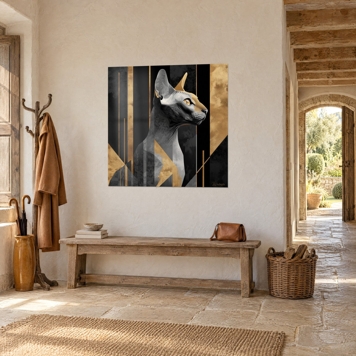 Gemälde Sphynx-Katze mit aufgerichteten Ohren, silbergraues und goldenes Fell auf schwarzem Grund, an einer Steinwand, Halbprofil im Flur