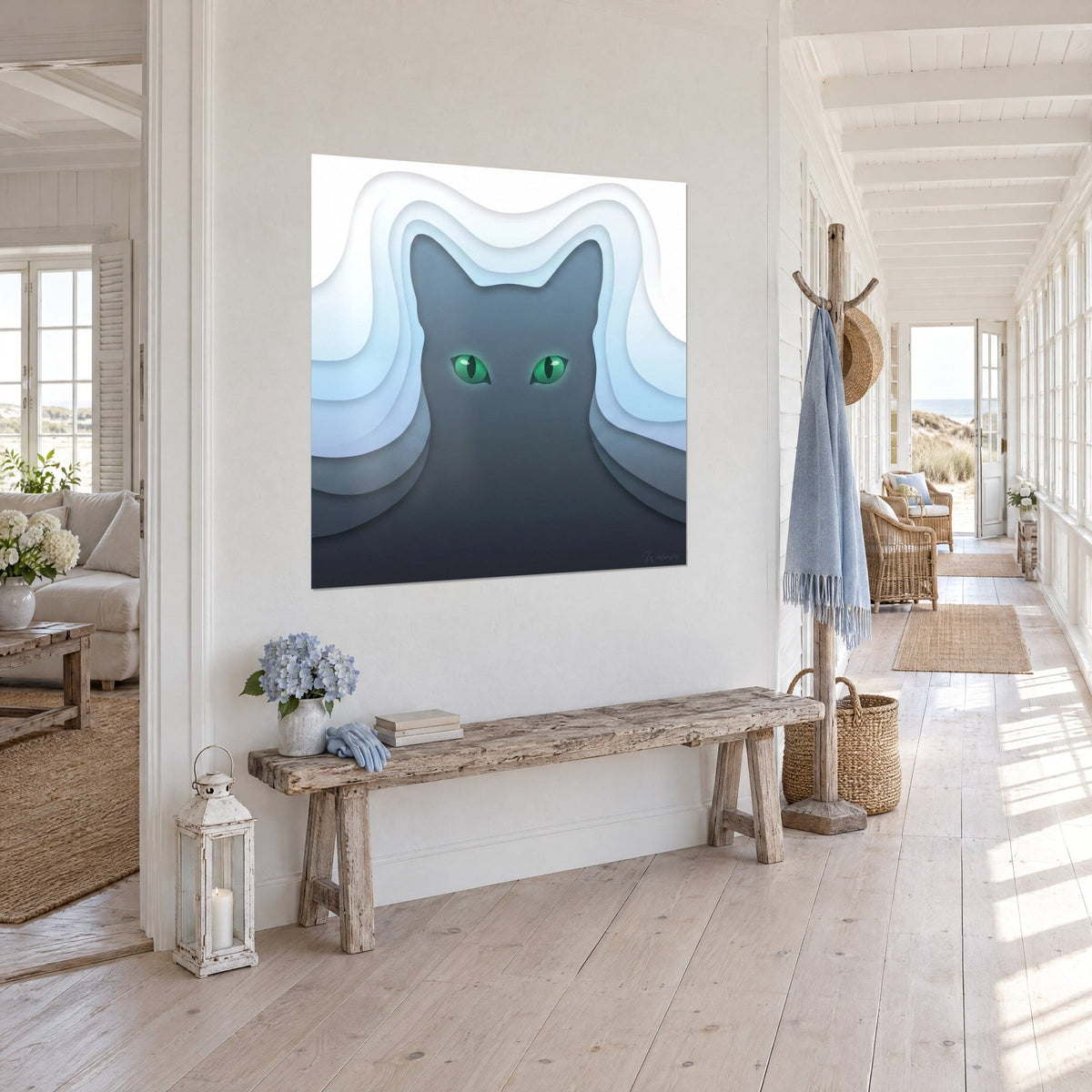 Schilderij silhouet van een leigrijze kat met groene pupillen, lichtblauwe golven, driekwartzicht in een lichte gang