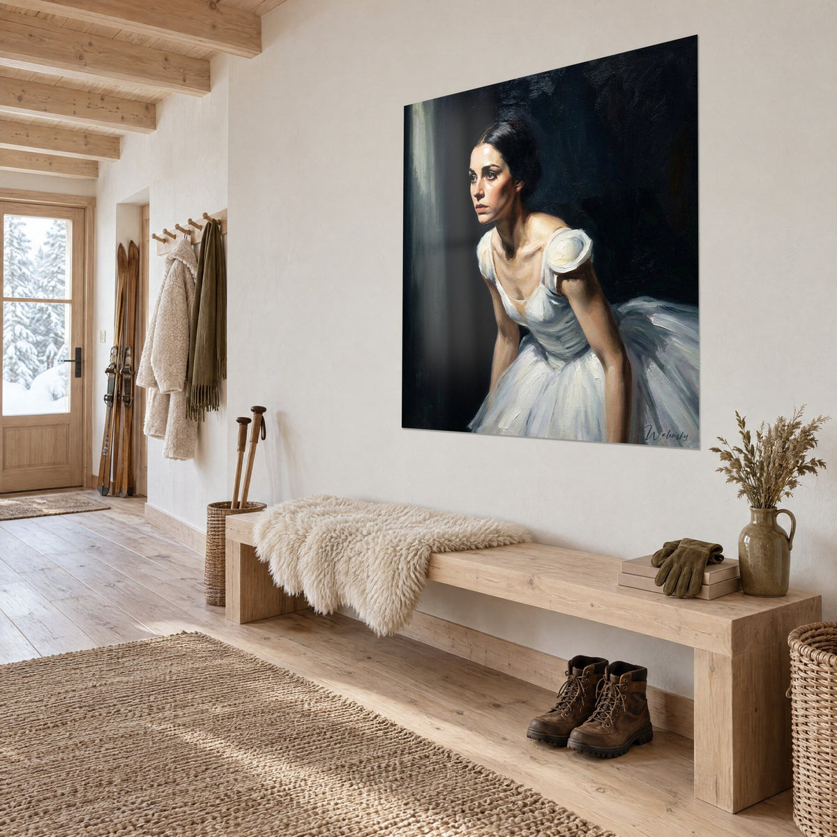 Quadro ballerina piegata in avanti, corpetto avorio e tulle grigio perla su fondo nero, appeso alla parete di uno chalet chiaro