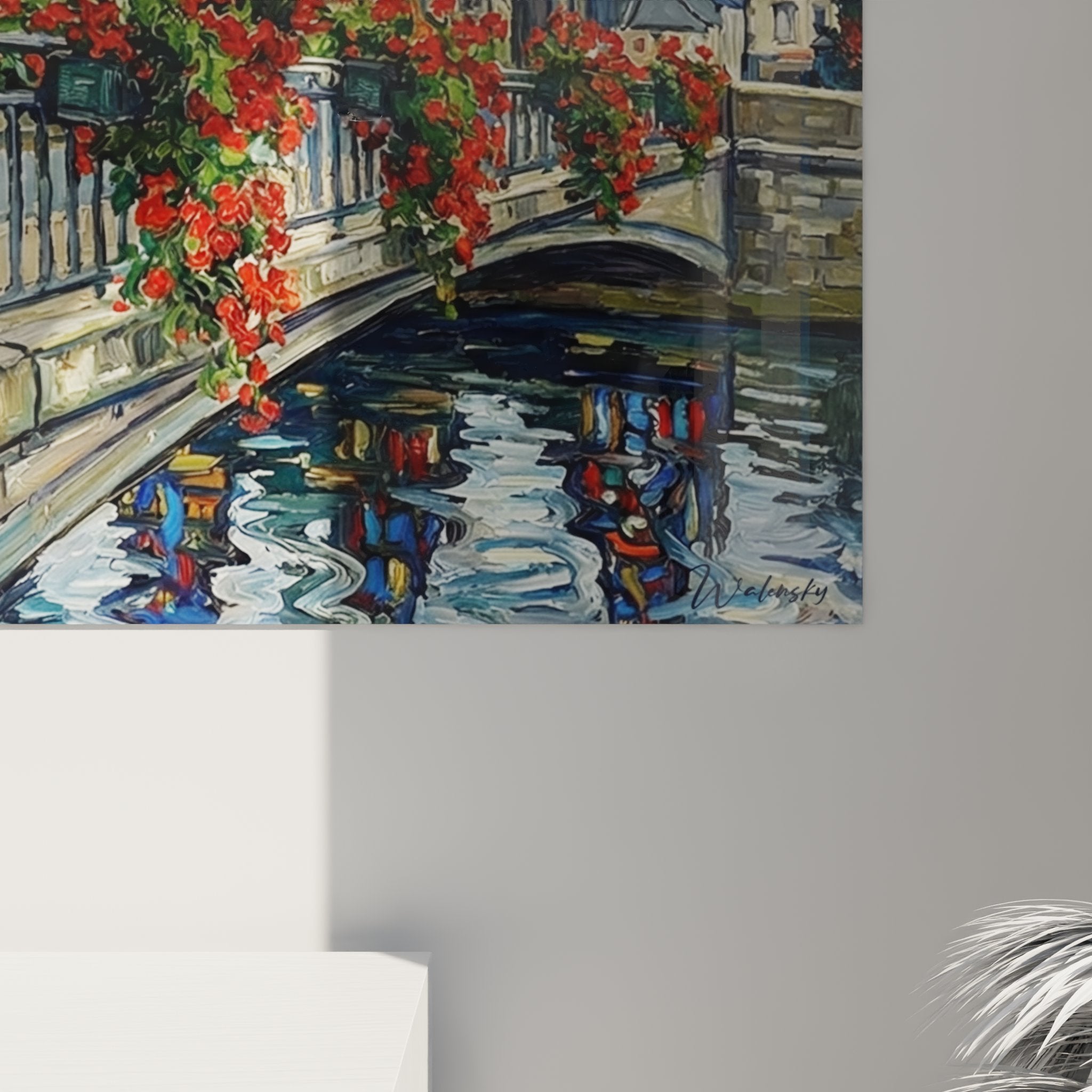 Vista d'insieme quadro cattedrale gotica riflessa nell'acqua con gerani, decorazione murale Bretagna