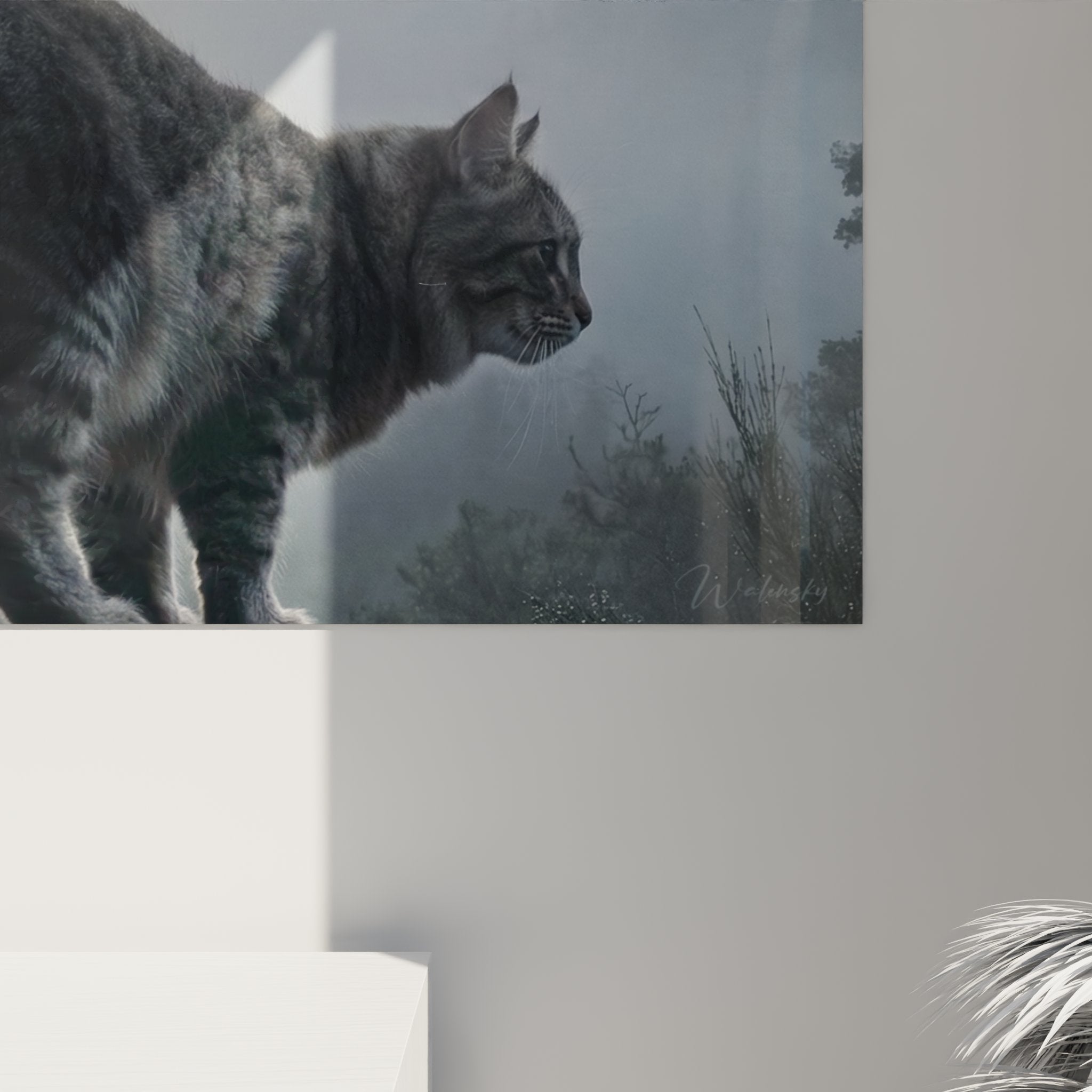 Vista d'insieme del quadro gatto Kurilian Bobtail nebbia in un interno contemporaneo