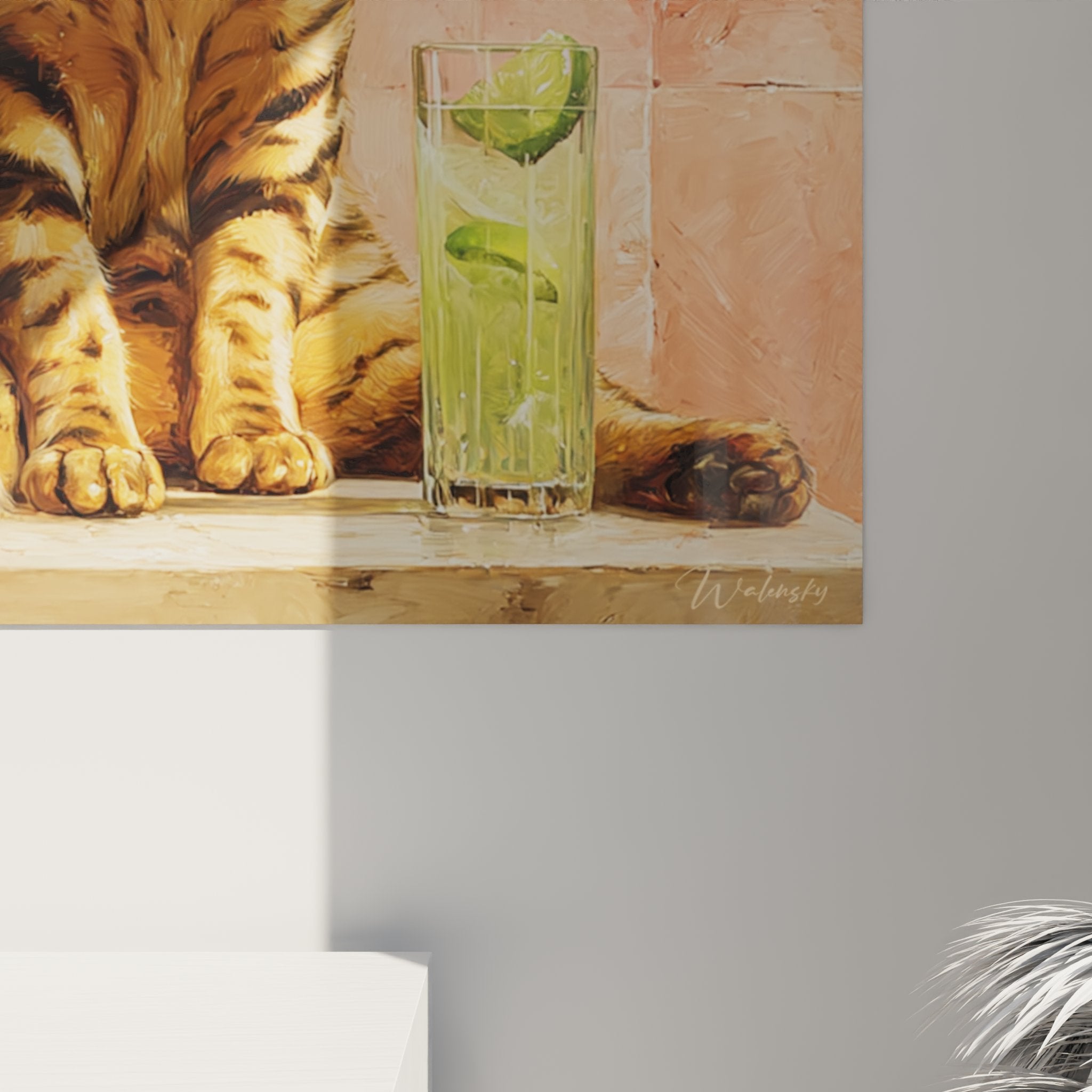 Vue d'ensemble tableau chat gentleman Toyger bar retro bouteilles alcool ambiance bistrot chaleureuse