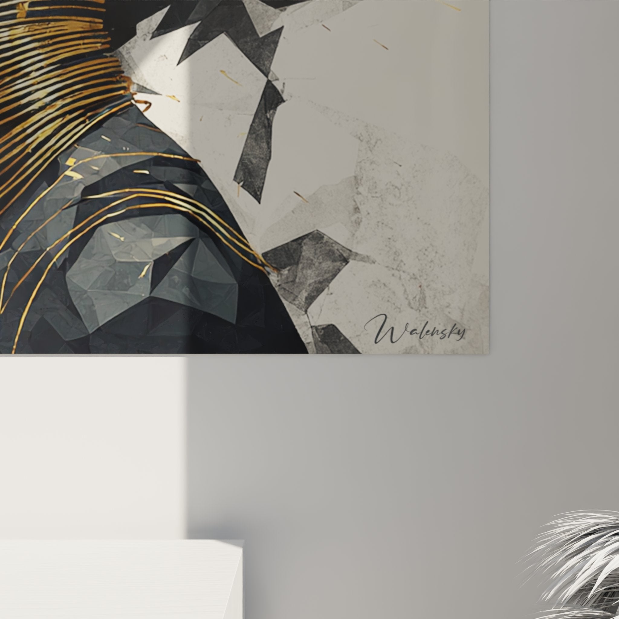 Vista d'insieme quadro ritratto geometrico donna africana profilo sinistro sfondo texture beige arte murale