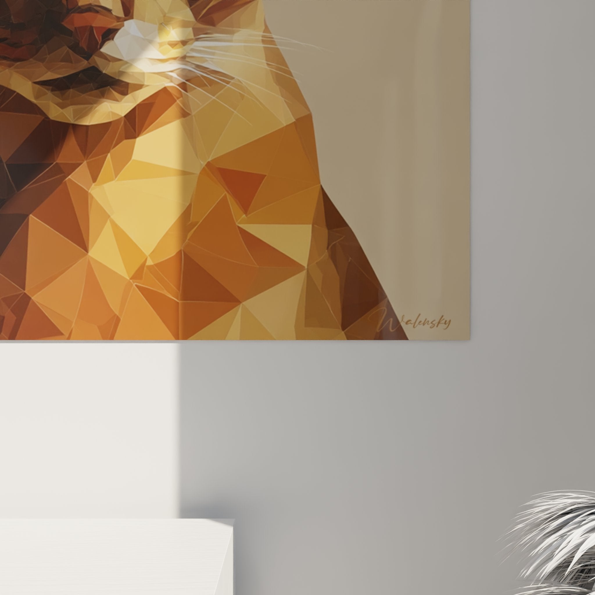 Vista d'insieme quadro murale gatto Abissino stile poligonale toni caldi decorazione interna contemporanea