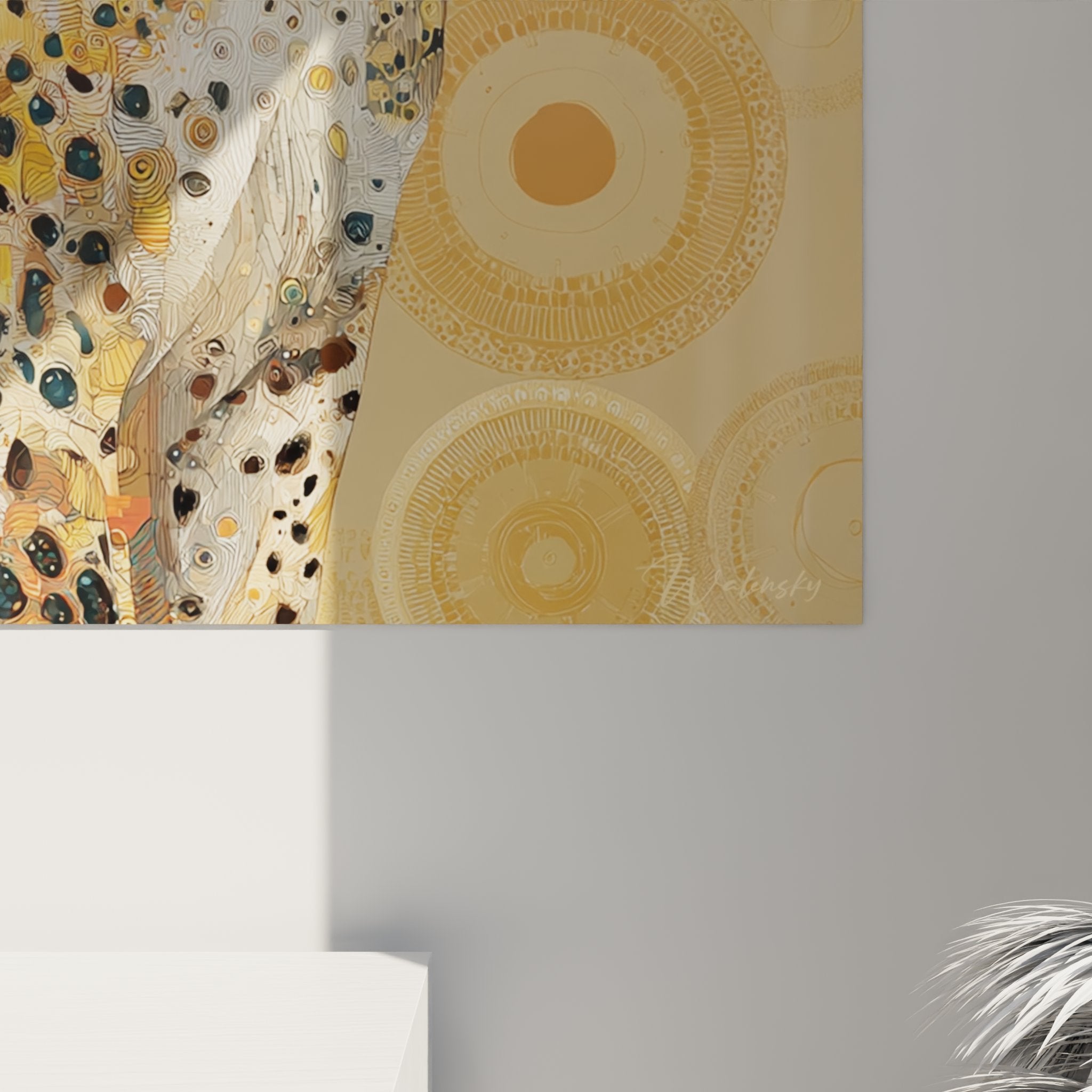 Vista d'insieme quadro leopardo ornamenti dorati stile arte africana decorazione d'interni