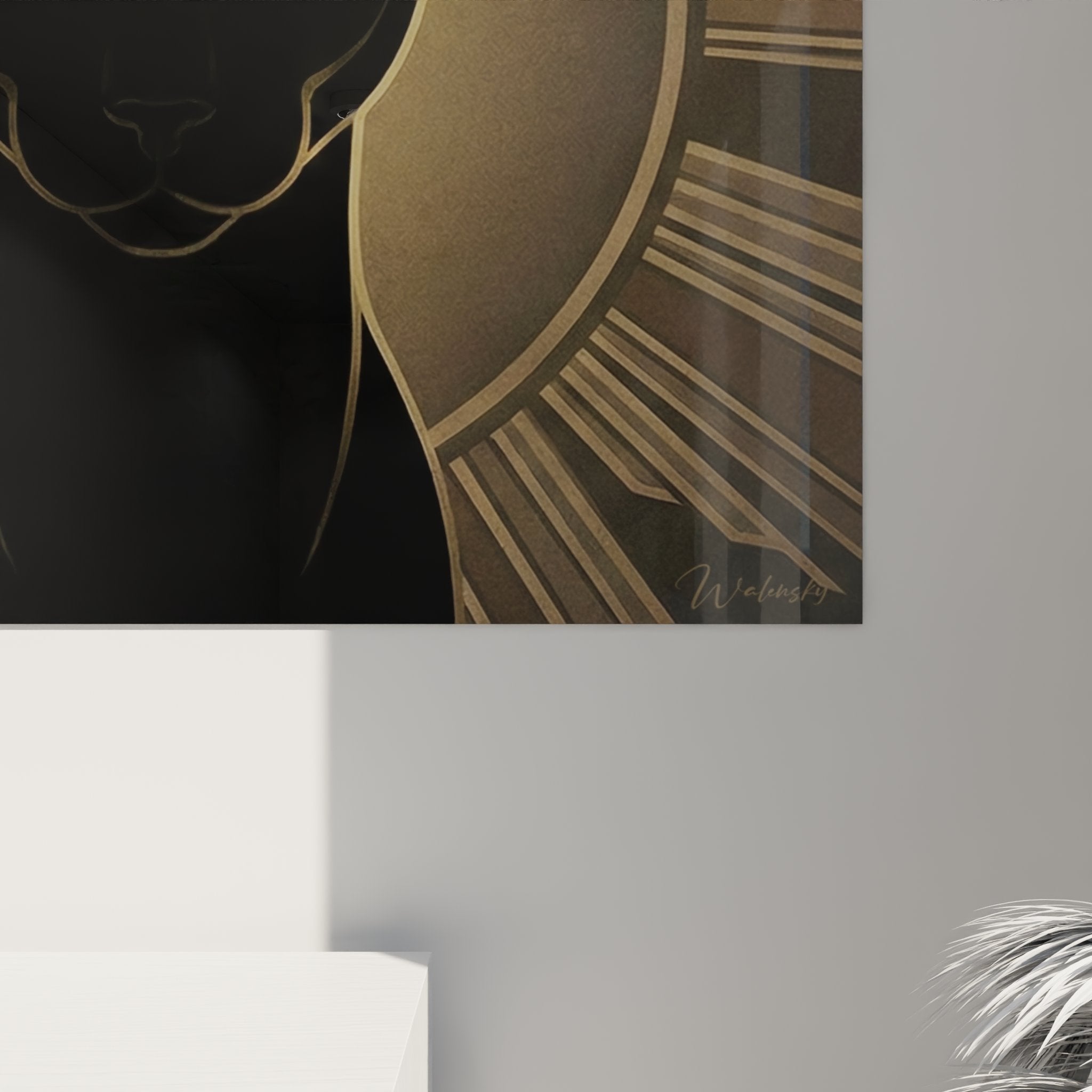 Panoramica quadro murale gatto Art Déco, opera decorativa bronzo e oro in interno contemporaneo