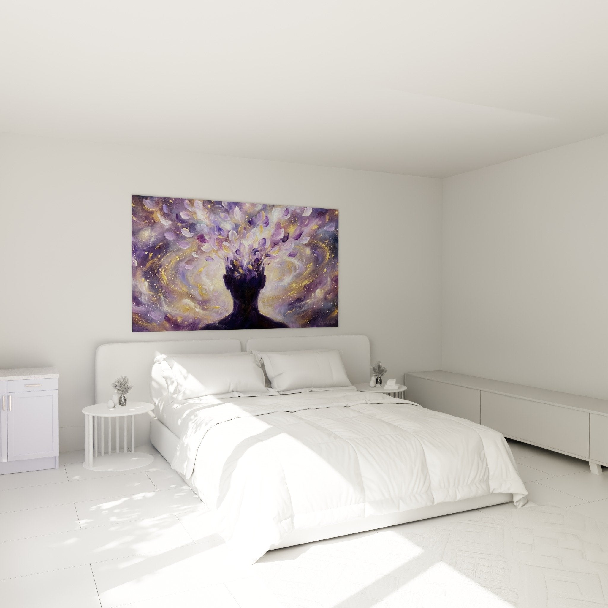 Tableau chakras arbre cosmique violet et or dans chambre moderne, ambiance zen et spirituelle