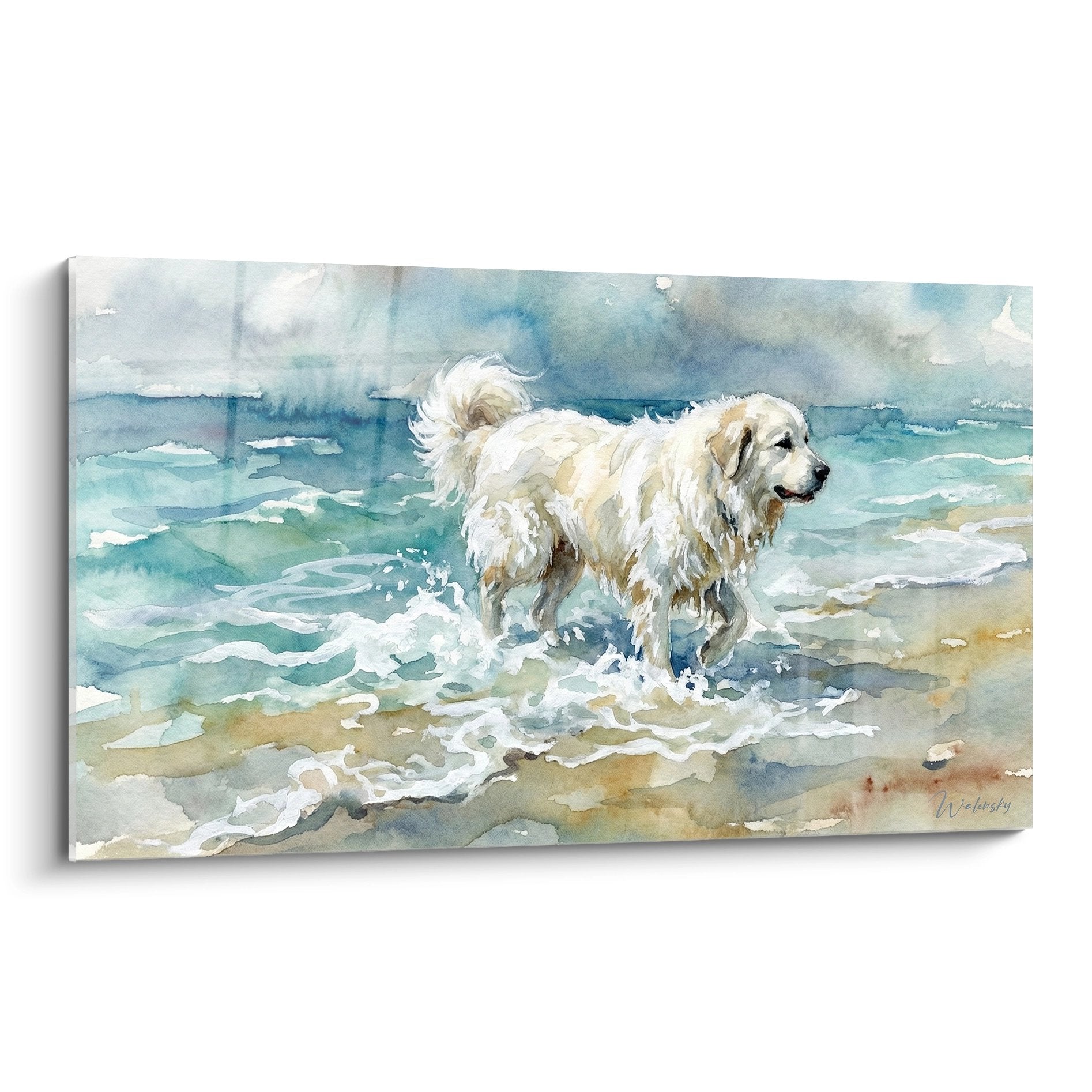 Aquarelle chien blanc Montagne des Pyrénées jouant dans vagues turquoise sur plage sable doré