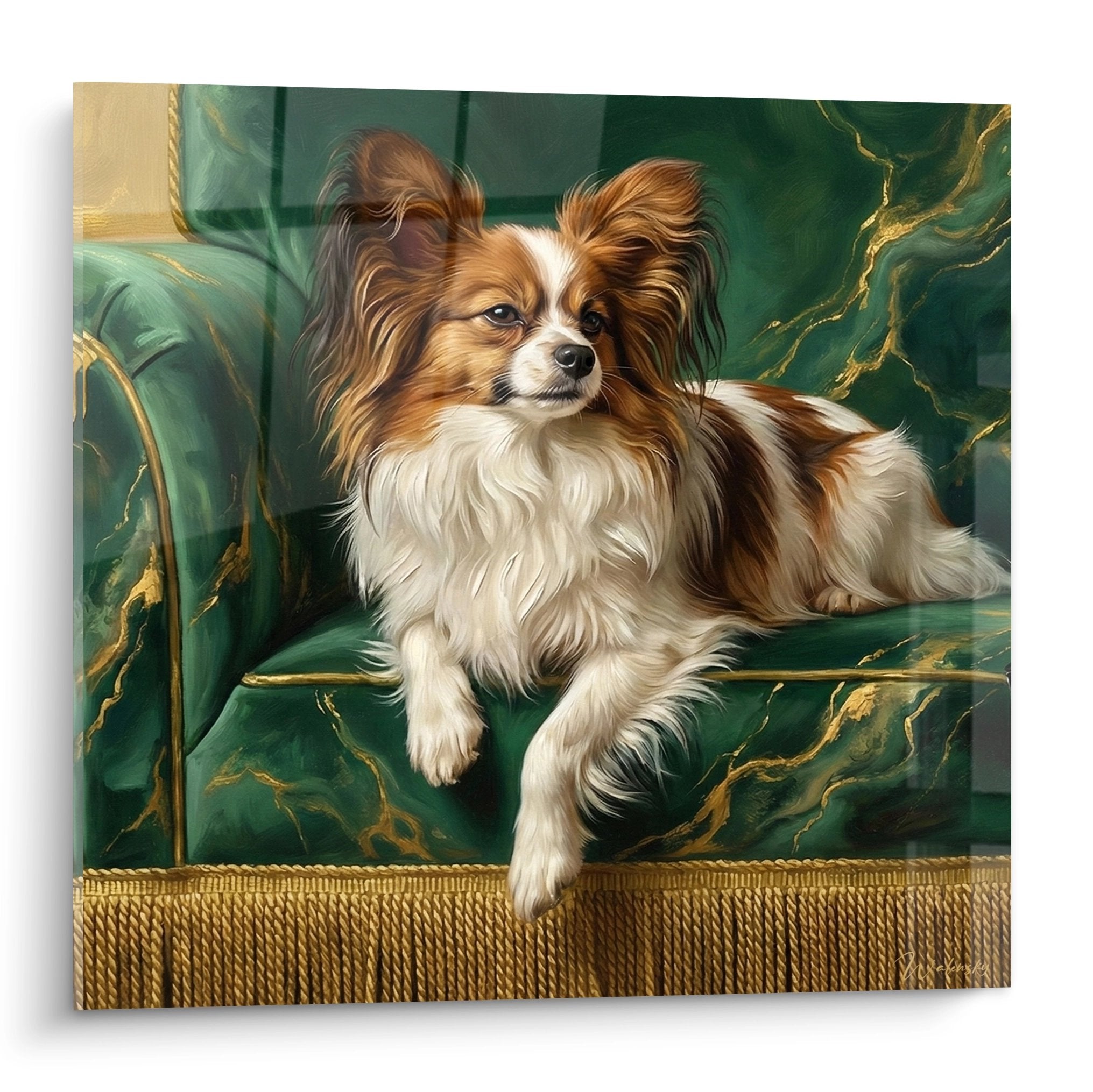 Chien Papillon tricolore assis majestueusement sur fauteuil luxueux en malachite verte aux veines dorées