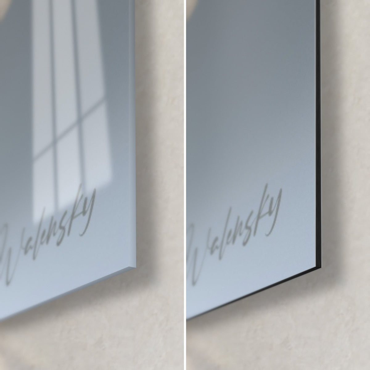 Obraz bukiet w błękicie i bieli, prawy dolny róg: błyszcząca szkło akrylowe z refleksami, matowe czarne aluminium Dibond, krawędź 3 mm