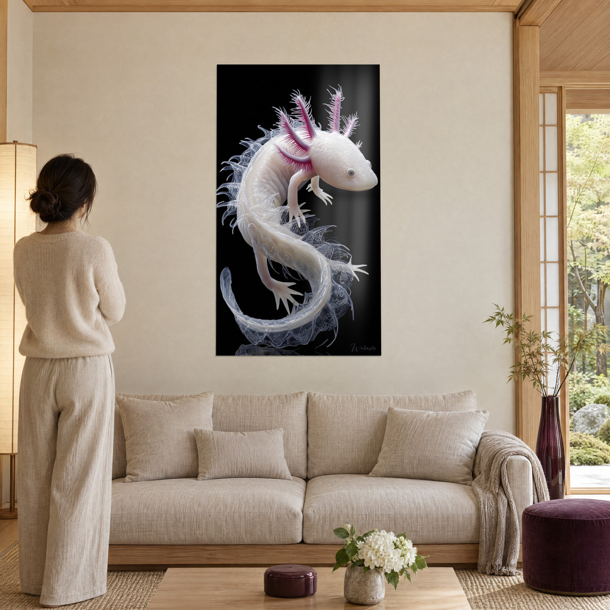 Obraz albinotyczny axolotl z jaskrawoniebieskorózowymi skrzelami zewnętrznymi, przezroczysty ogon zwinięty na czarnym tle, nad kanapą w jasnym salonie