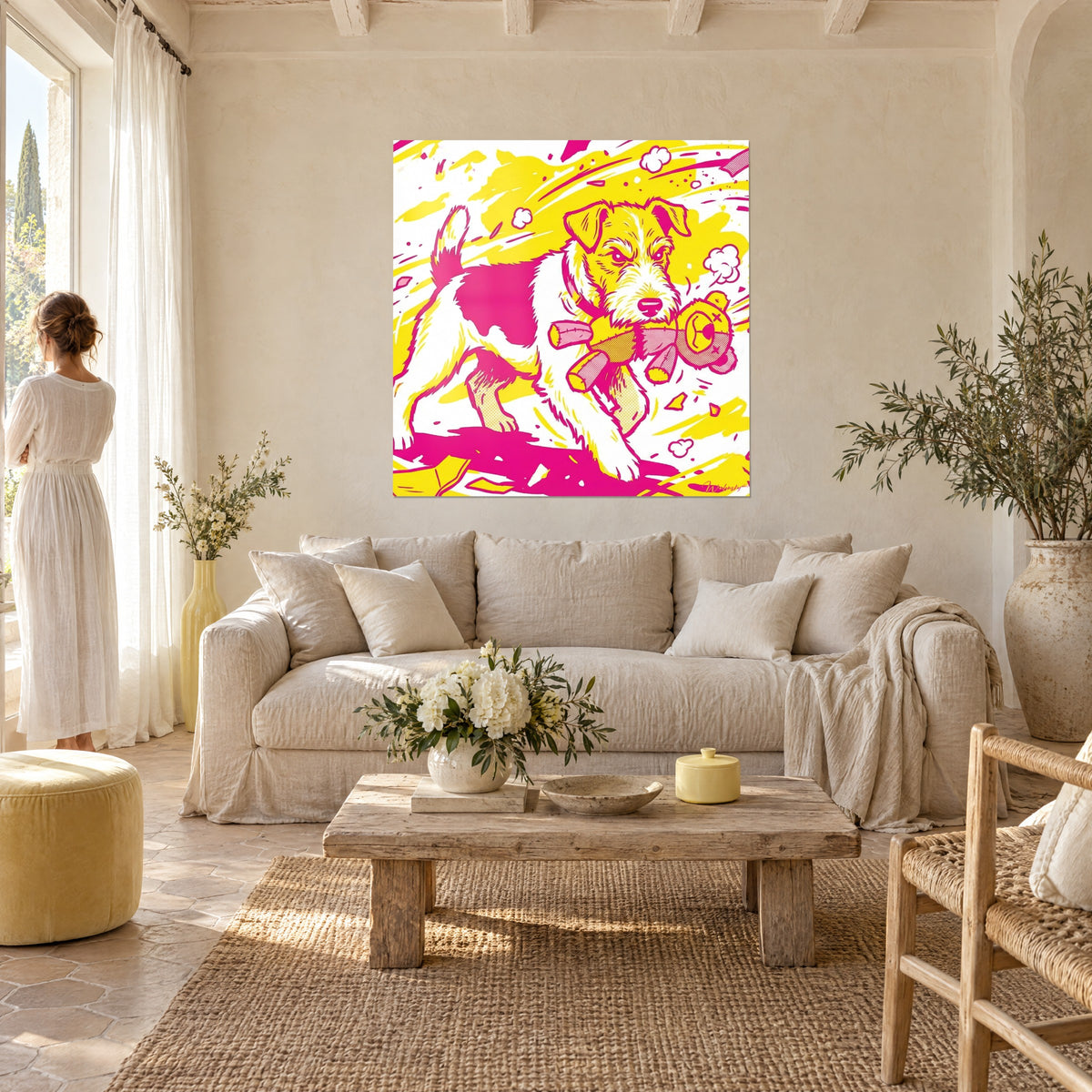 Gemälde Foxterrier in Fuchsia und Zitronengelb, einen Teddybären umklammernd, Frau von hinten, über einem Sofa in einem hellen Wohnzimmer