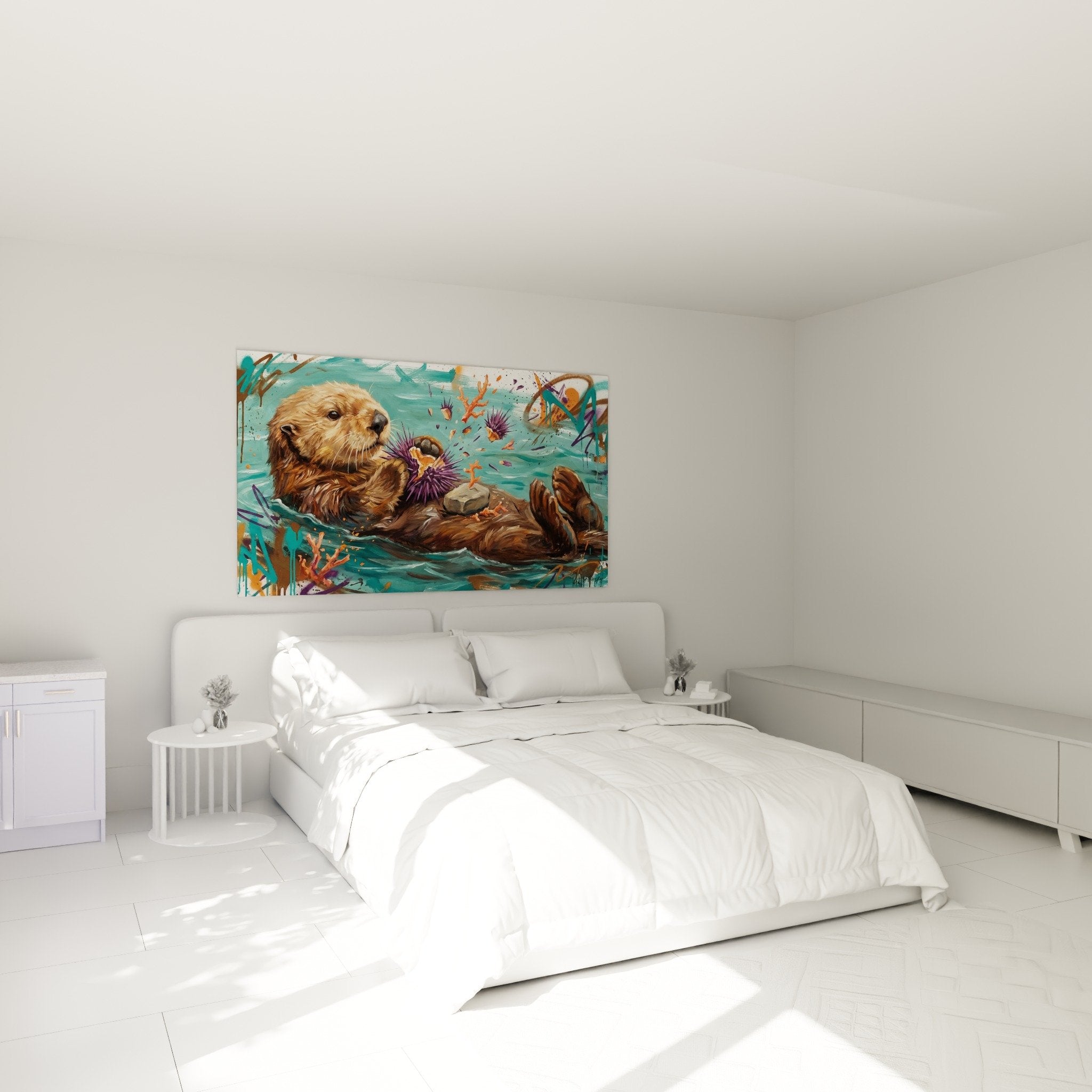 Schlafzimmer-Deko Otter-Seeigel-Gemälde violett beruhigende Meeresatmosphäre weißer Wand Naturholzmöbel